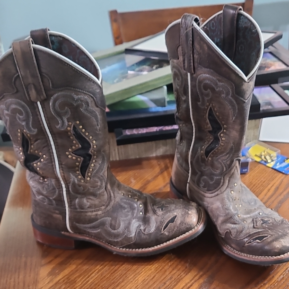 Laredo Brown Heeled Boots with White Trim